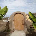 בית כפרי Eco Camping Nueva Vida *